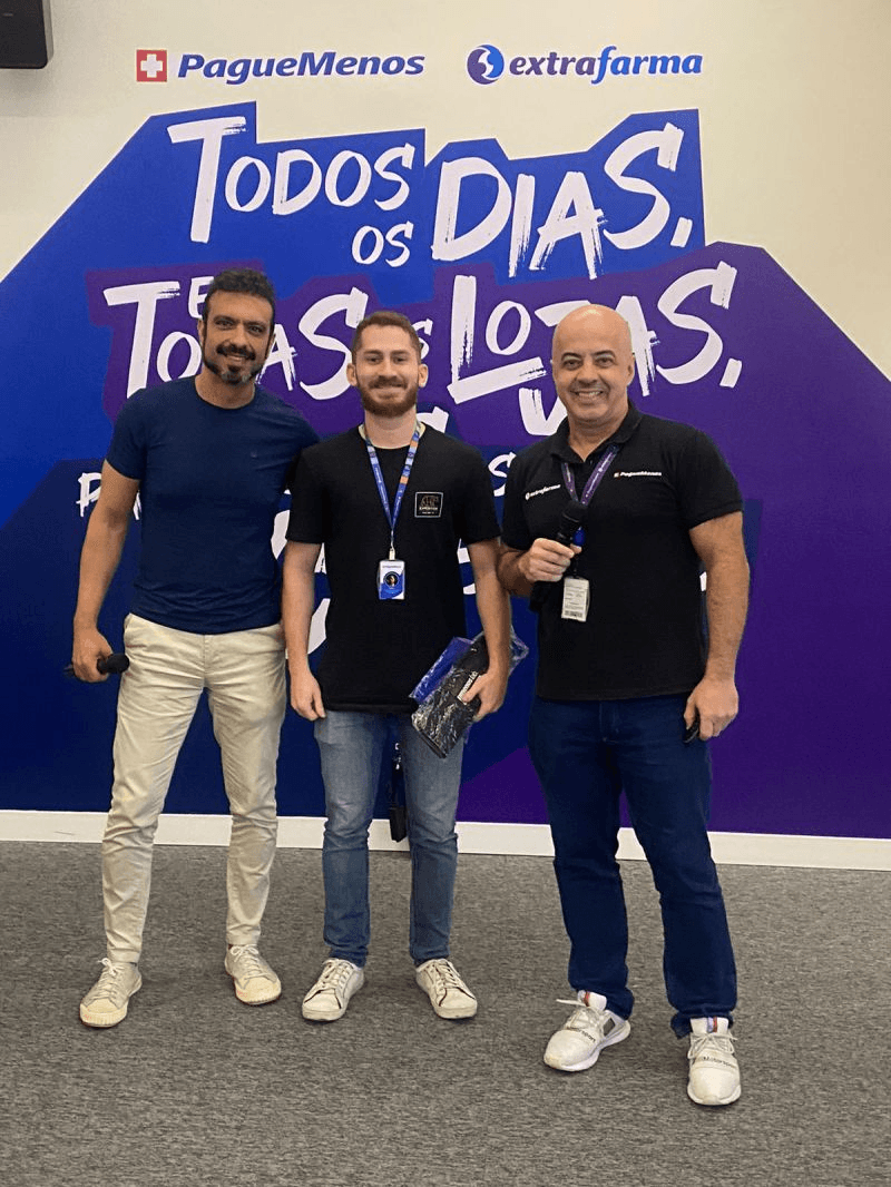 Recognition ceremony at Pague Menos